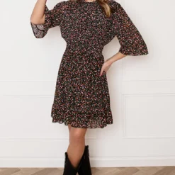 Bloemenprint Ruches Jurk Fenna 10 Bloemenprint Ruches Jurk Fenna -Mooie Stijl Verkoop Bloemenprint Ruches Jurk Fenna 1 586x900 1