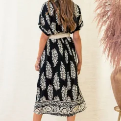 Blouse Jurk Met Print Jasmine Zwart -Mooie Stijl Verkoop Blouse Jurk Met Print Jasmine Zwart 3 586x900 2