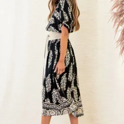 Blouse Jurk Met Print Jasmine Zwart -Mooie Stijl Verkoop Blouse Jurk Met Print Jasmine Zwart 4 586x900 1