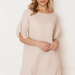 Detailed Katoenen Jurk Robin Beige -Mooie Stijl Verkoop Detailed Katoenen Jurk Robin Beige 6 586x900 1