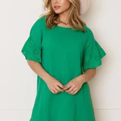 Detailed Katoenen Jurk Robin Bright Green -Mooie Stijl Verkoop Detailed Katoenen Jurk Robin Bright Green 1 586x900 2