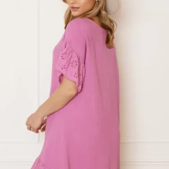 Detailed Katoenen Jurk Robin Roze -Mooie Stijl Verkoop Detailed Katoenen Jurk Robin Roze 5 586x900 1