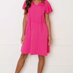 Detailed Strik Jurk Kensi Fuchsia -Mooie Stijl Verkoop Detailed Strik Jurk Kensi Fuchsia 2 586x900 1