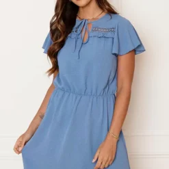 Detailed Strik Jurk Kensi Jeansblauw -Mooie Stijl Verkoop Detailed Strik Jurk Kensi Jeansblauw 3 586x900 2