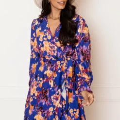 V-Hals Print Jurk Britte Kobalt -Mooie Stijl Verkoop Foto 09 03 2023 09 24 26 586x900 1