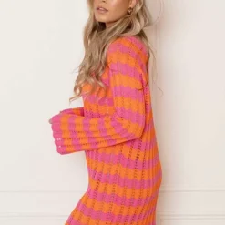 Gehaakte Wavy Jurk Maura Roze Oranje 12 Gehaakte Wavy Jurk Maura Roze Oranje -Mooie Stijl Verkoop Gehaakte Wavy Jurk Maura Roze Oranje 4 586x900 1