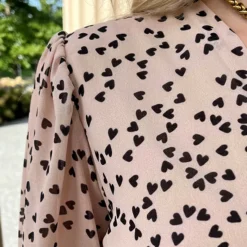 Hartjes Strik Jurk Vivian Beige -Mooie Stijl Verkoop Hartjes Strik Jurk Vivian Beige 586x900 1