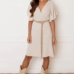 Jurk Nikkie Beige 2.0 -Mooie Stijl Verkoop Jurk Nikkie Beige 2 7 586x900 1