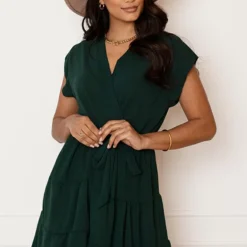 Laagjes Jurk Lexy Smaragd -Mooie Stijl Verkoop Laagjes Jurk Lexy Smaragd 1 586x900 2