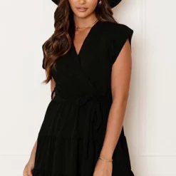 Laagjes Jurk Lexy Zwart -Mooie Stijl Verkoop Laagjes Jurk Lexy Zwart 2 1 586x900 2