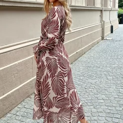 Lange Jurk Met Bladeren Cassie Beige -Mooie Stijl Verkoop Lange Jurk Met Bladeren Cassie Beige 2 586x900 1