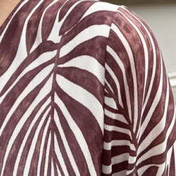 Lange Jurk Met Bladeren Cassie Beige -Mooie Stijl Verkoop Lange Jurk Met Bladeren Cassie Beige 586x900 1