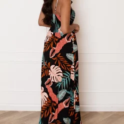 Leaves Spaghetti Jurk Jacky Zwart -Mooie Stijl Verkoop Leaves Spaghetti Jurk Jacky Zwart 1 586x900 1