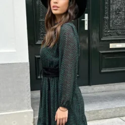 Limited Print Jurk Yade Smaragd -Mooie Stijl Verkoop Limited Print Jurk Yade Smaragd 3 586x900 1