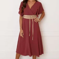 Midi Jurk Nikkie Dust Roze 12 Midi Jurk Nikkie Dust Roze -Mooie Stijl Verkoop MIDI JURK NIKKIE DUST ROZE 2 1 586x900 1