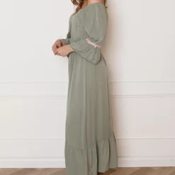 Maxi Offshoulder Jurk Laila Army 12 Maxi Offshoulder Jurk Laila Army -Mooie Stijl Verkoop Maxi Offshoulder Jurk Laila Army 7 586x900 1