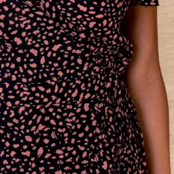 Midi Jurk Cheetah Jenny Zwart Koraal 16 Midi Jurk Cheetah Jenny Zwart Koraal -Mooie Stijl Verkoop Midi Jurk Cheetah Jenny Zwart Koraal 2 586x900 2