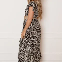 Midi Jurk Floral Jenny Taupe -Mooie Stijl Verkoop Midi Jurk Floral Jenny Taupe 4 586x900 1