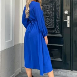 Midi Jurk Met Zakken Leah Kobalt 18 Midi Jurk Met Zakken Leah Kobalt -Mooie Stijl Verkoop Midi Jurk Met Zakken Leah Kobalt 1 586x900 2