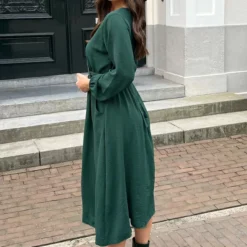 Midi Jurk Met Zakken Leah Smaragd 17 Midi Jurk Met Zakken Leah Smaragd -Mooie Stijl Verkoop Midi Jurk Met Zakken Leah Smaragd 3 586x900 2