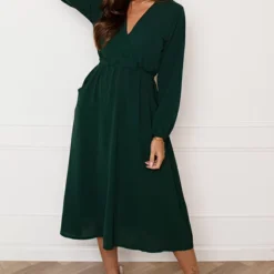 Midi Jurk Met Zakken Leah Smaragd 12 Midi Jurk Met Zakken Leah Smaragd -Mooie Stijl Verkoop Midi Jurk Met Zakken Leah Smaragd 4 586x900 1