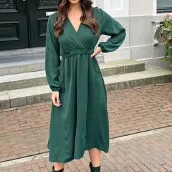 Midi Jurk Met Zakken Leah Smaragd 15 Midi Jurk Met Zakken Leah Smaragd -Mooie Stijl Verkoop Midi Jurk Met Zakken Leah Smaragd 8 586x900 1