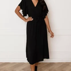 Midi Jurk Nikkie Zwart 13 Midi Jurk Nikkie Zwart -Mooie Stijl Verkoop Midi Jurk Nikkie Zwart 2 586x900 1