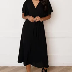 Midi Jurk Nikkie Zwart 12 Midi Jurk Nikkie Zwart -Mooie Stijl Verkoop Midi Jurk Nikkie Zwart 3 586x900 1