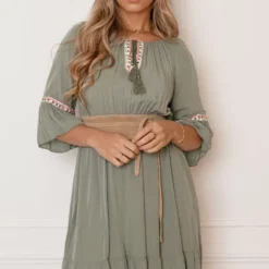 Offshoulder Jurk Laila Army -Mooie Stijl Verkoop Offshoulder Jurk Laila Army 1 586x900 1