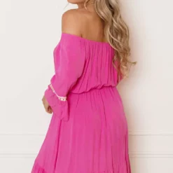 Offshoulder Jurk Laila Fuchsia -Mooie Stijl Verkoop Offshoulder Jurk Laila Fuchsia 1 586x900 1