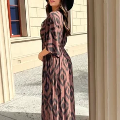 Oversized Jurk Met Print Dyane Choco 11 Oversized Jurk Met Print Dyane Choco -Mooie Stijl Verkoop Oversized Jurk Met Pint Dyane Choco 1 586x900 1