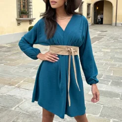 Plooien V-hals Jurk Tess Petrol -Mooie Stijl Verkoop Plooien V hals Jurk Tess Petrol 1 586x900 2