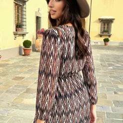 Print Strik Jurk Vivian Choco 9 Print Strik Jurk Vivian Choco -Mooie Stijl Verkoop Print Strik jurk Vivian Choco 5 586x900 1