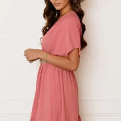 Ruches Jurk Mandy Dust Roze -Mooie Stijl Verkoop Ruches Jurk Mandy Dust Roze 3 586x900 1