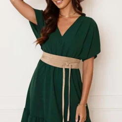 Deal Ruches Jurk Mandy -Mooie Stijl Verkoop Ruches Jurk Mandy Smaragd 1 586x900 1