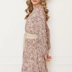 Ruffle Bloemenprint Jurk Saar 12 Ruffle Bloemenprint Jurk Saar -Mooie Stijl Verkoop Ruffle Bloemenprint Jurk Saar 9 586x900 1