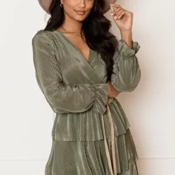 Silky Ribstof Jurk Evy Army -Mooie Stijl Verkoop Silky Ribstof Jurk Evy Army 6 586x900 2