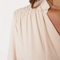 Smocked Maxi Jurk Babette Beige 15 Smocked Maxi Jurk Babette Beige -Mooie Stijl Verkoop Smocked Maxi Jurk Babette Beige 1 586x900 1