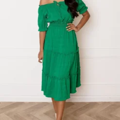 Smocked Offshoulder Jurk Sophia Bright Green 16 Smocked Offshoulder Jurk Sophia Bright Green -Mooie Stijl Verkoop Smocked Offshoulder Jurk Sophia Bright Green 8 586x900 1
