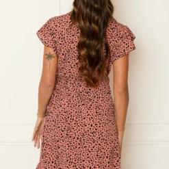 Strik Jurk Cheetahprint Jade Koraal 13 Strik Jurk Cheetahprint Jade Koraal -Mooie Stijl Verkoop Strik Jurk Cheetahprint Jade Koraal close 586x900 1