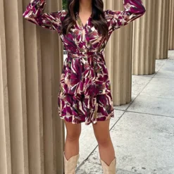 Strik Jurk Met Print Holly Magenta 9 Strik Jurk Met Print Holly Magenta -Mooie Stijl Verkoop Strik Jurk Met Print Holly Magenta 5 586x900 1