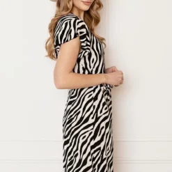 Strik Jurk Zebraprint Jade Zwart Wit 9 Strik Jurk Zebraprint Jade Zwart Wit -Mooie Stijl Verkoop Strik Jurk Zebraprint Jade Zwart Wit 6 586x900 1