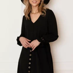 V-hals Knopen Jurk Emmy Zwart -Mooie Stijl Verkoop V hals Knopen Jurk Emmy Zwart 5 586x900 1