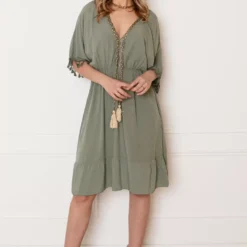 V-hals Lurex Jurk Maris Army -Mooie Stijl Verkoop V hals Lurex Jurk Maris Army 3 586x900 1