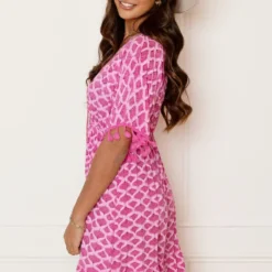 V-hals Lurex Jurk Print Maris Fuchsia -Mooie Stijl Verkoop V hals Lurex Jurk Print Maris Fuchsia 5 586x900 1