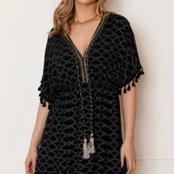 Deal V-hals Lurex Jurk Print Maris -Mooie Stijl Verkoop V hals Lurex Jurk Print Maris Zwart 1 586x900 1