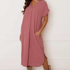 V-hals Midi Jurk Lilly Dust Roze -Mooie Stijl Verkoop V hals Midi Jurk Lilly Dust Roze 5 586x900 1