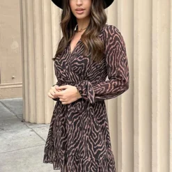 Zebra Strik Jurk Vivian Camel -Mooie Stijl Verkoop Zebra Strik Jurk Vivian Camel 4 586x900 1